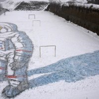 Astronaut na snijegu (4)