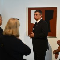 Zoran Milanović u obilasku izložbe 'Picelj i prijatelji'