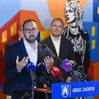 Tomislav Tomašević održao je konferenciju za medije u uređenom pohodniku Trnsko