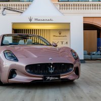 Maserati GranCabrio Folgore i gliser Tridente