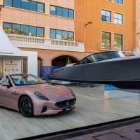 Maserati GranCabrio Folgore i gliser Tridente