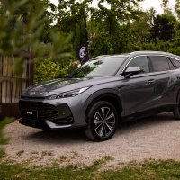 Predstavljeni MG3 Hybrid+ i MG HS