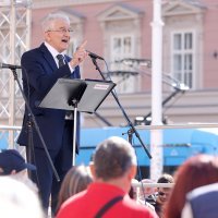 Zagreb: Prosvjed umirovljenika na Trgu bana Jelačića