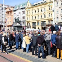 Zagreb: Prosvjed umirovljenika na Trgu bana Jelačića