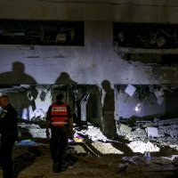 Oštećena škola u Gederi u iranskom napadu na Izrael