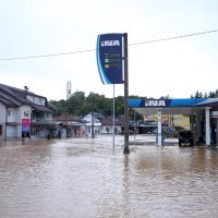 Zbog obilnih padalina poplavljene su ulice u Kiseljaku