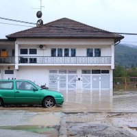 Zbog obilnih padalina poplavljene su ulice u Kiseljaku