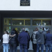 Prosvjed roditelja zbog problematičnog učenika ispred škole