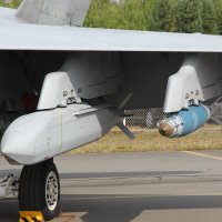 Klizna bomba AGM-154 je kompatibilna sa svim američkim borbenim avionima