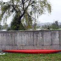 Hrvatska Kostajnica: Postavljene montažne barijere zbog visokog vodostaja Une