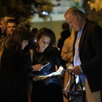 Okupljanje roditelja ispred osnovne škole Savski Gaj