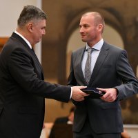 Zoran Milanović uručio odlikovanja