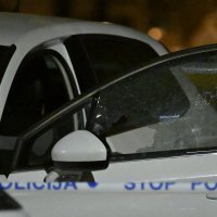 Policijski očevid nakon propucavanja stakla na Domu zdravlja na Knežiji
