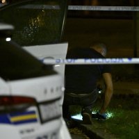 Policijski očevid nakon propucavanja stakla na Domu zdravlja na Knežiji