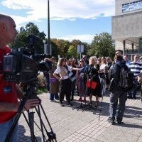 Prosvjed roditelja učenika Gimnazije Tituša Brezovačkog ispred Gradske uprave