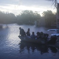 Spašavanje ljudi zarobljenih u stambenom kompleksu u Clearwateru