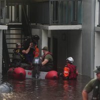 Spašavanje ljudi zarobljenih u stambenom kompleksu u Clearwateru