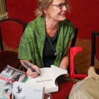 Predstavljanje biografije Većeslava Holjevca autorice Željke Godeč