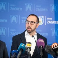 Konferencija za medije Tomislava Tomaševića