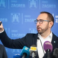 Konferencija za medije Tomislava Tomaševića