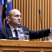 Ministar Anušić obrazlaže odluke o sudjelovanja pripadnika oružanih snaga u misijama