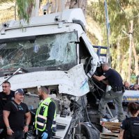 Kamionom se zabio u stanicu u Izraelu