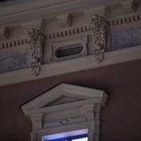 Odlomio se dio fasade na zgradi na Trgu bana Jelačića