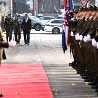 Zoran Milanović, sastanak s načelnikom Glavnog stožera OSRH i suradnicima