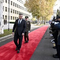 Zoran Milanović, sastanak s načelnikom Glavnog stožera OSRH i suradnicima