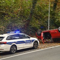 Auto završio na krovu na Tuškancu