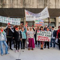 Split: Građanska inicijativa Spasimo Kozjak i Kaštela održala je prosvjed protiv gradnje tunela