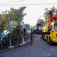 Kamion u Rijeci sletio s ceste u dvorište kuće