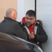 Istražitelji USKOK-a odvode poduzetnika Sašu Pozdera nakon pretresa