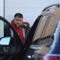 Istražitelji USKOK-a odvode poduzetnika Sašu Pozdera nakon pretresa