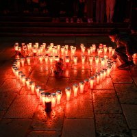 Paljenje lampiona diljem Hrvatske za Vukovar i Škabrnju