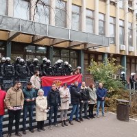 Oporba blokirala ulaz u zgrade