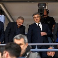 Andrej Plenković i Davor Božinović na košarkaškoj utakmici Hrvatska - BiH