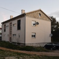 Knin: Eksplozija u stambenoj zgradi u Kninu
