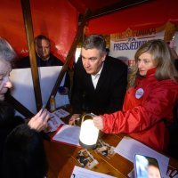 Milanović na prikupljanju potpisa u Zagrebu