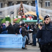 Molitva i protuprosvjed na Trgu bana Jelačića