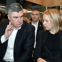 Zoran Milanović na otvorenju obnovljene knjižnice u Sisku
