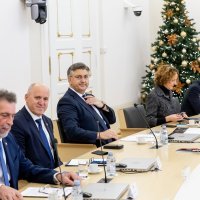 Sastanak članova Stalnog vijeća Hrvatske biskupske konferencije s premijerom Plenkovićem