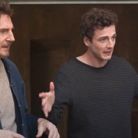 Liam Neeson sa sinom Michealom