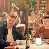 Liam Neeson sa sinom Michealom