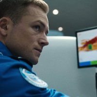 Taron Egerton u filmu 'Carry-On'