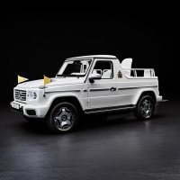 Papa Franjo dobio prvi električni 'papamobil' od Mercedes-Benza: G580 s EQ tehnologijom