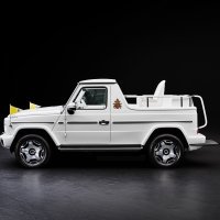 Papa Franjo dobio prvi električni 'papamobil' od Mercedes-Benza: G580 s EQ tehnologijom