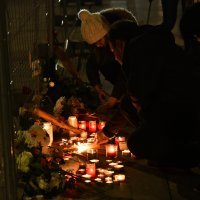 Građani Beograda odali počast žrtvama napada u OŠ Prečko u Zagrebu