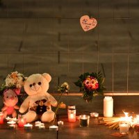 Građani Beograda odali počast žrtvama napada u OŠ Prečko u Zagrebu