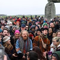Tisuće ljudi u Stonehengeu proslavile zimski solsticij